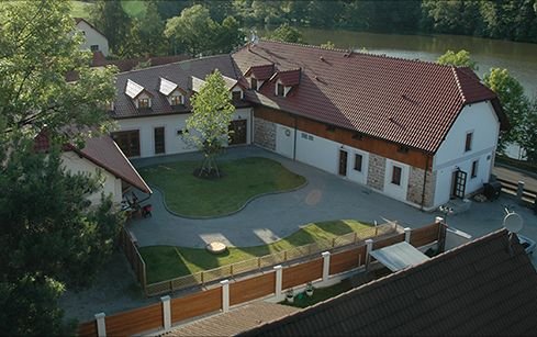 Štiřínská stodola - Wellness hotel