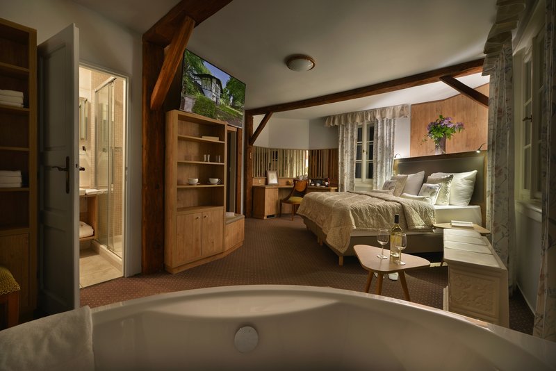 Maxmilian Lifestyle Resort