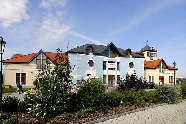 Resort Darovanský dvůr