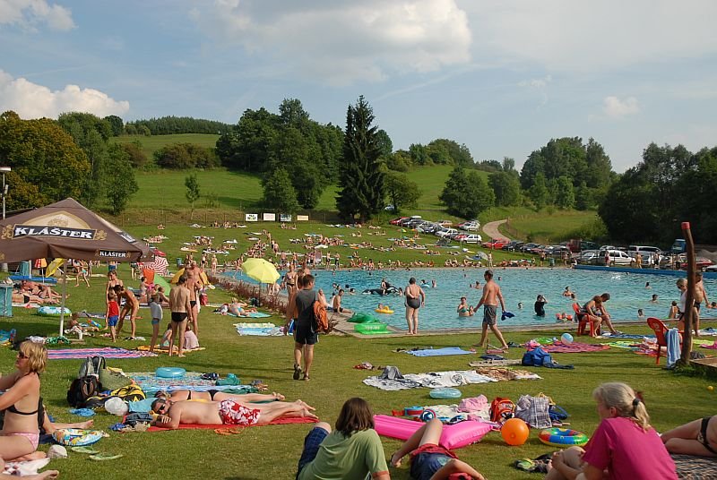 Koupaliště a kemp Pecka