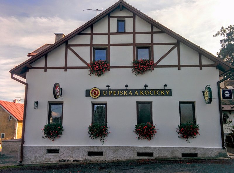 Hostinec U pejska a kočičky