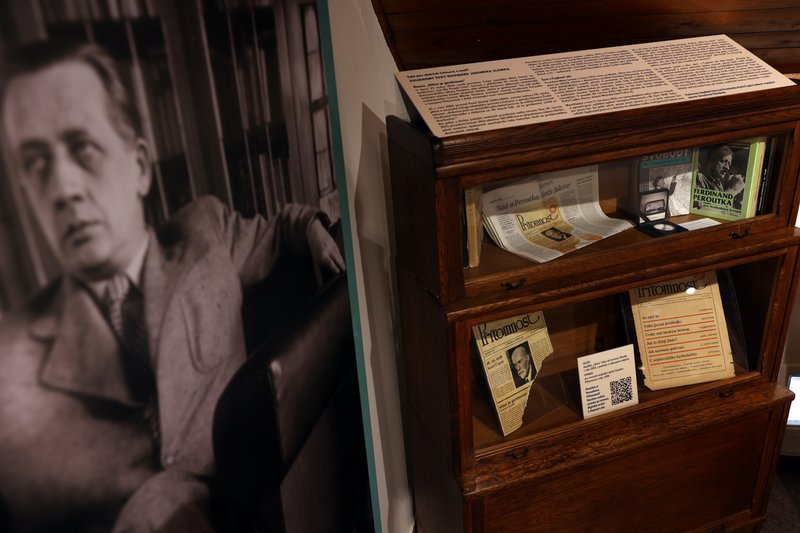 Památník Karla Čapka ve Staré Huti u Dobříše